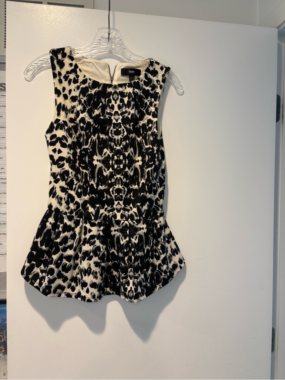 MOSSIMO, Black & White Print Top, Size XS